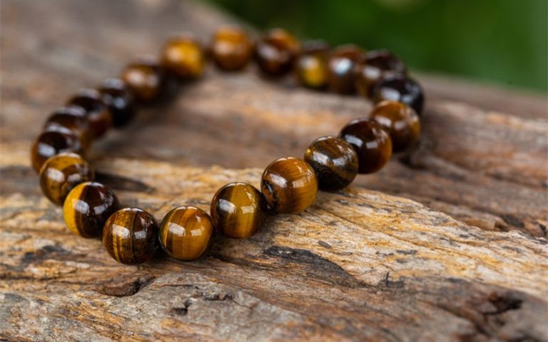 10 Tiger Eye Bracelet Benefits You Should Know About