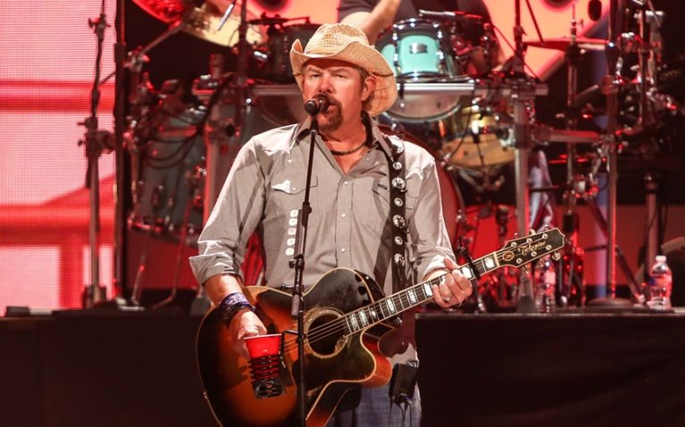 Was Toby Keith a Big Drinker and How It Shaped Him